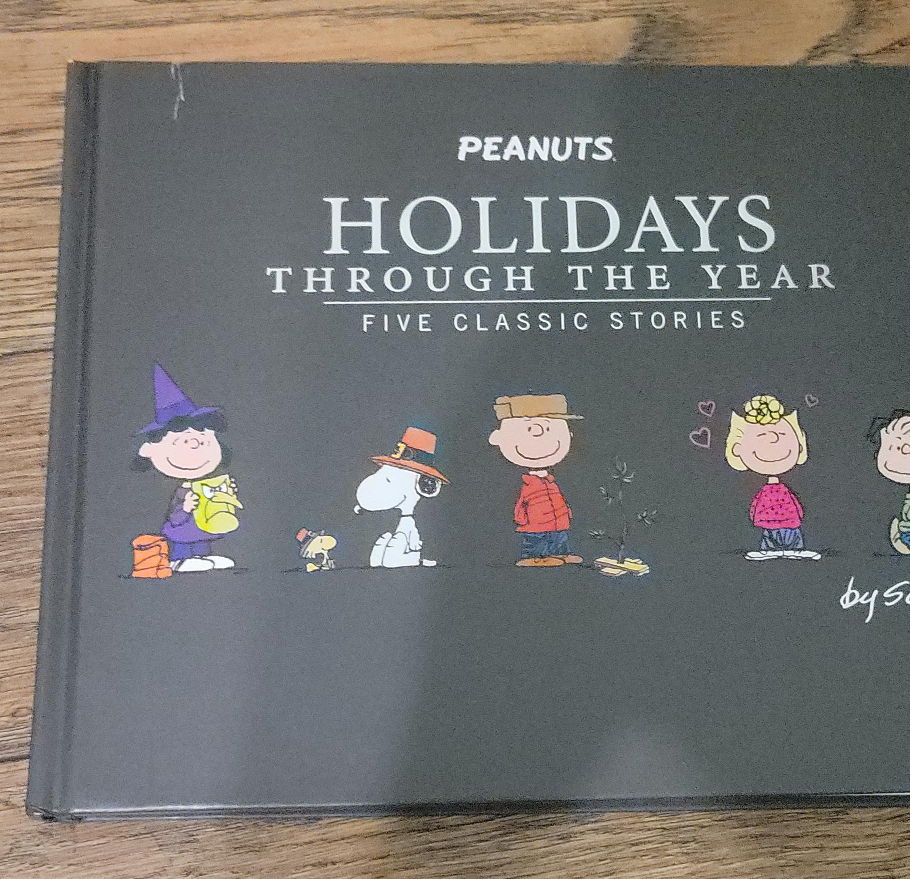 Peanuts: Holidays Through The Year Book thumbnail