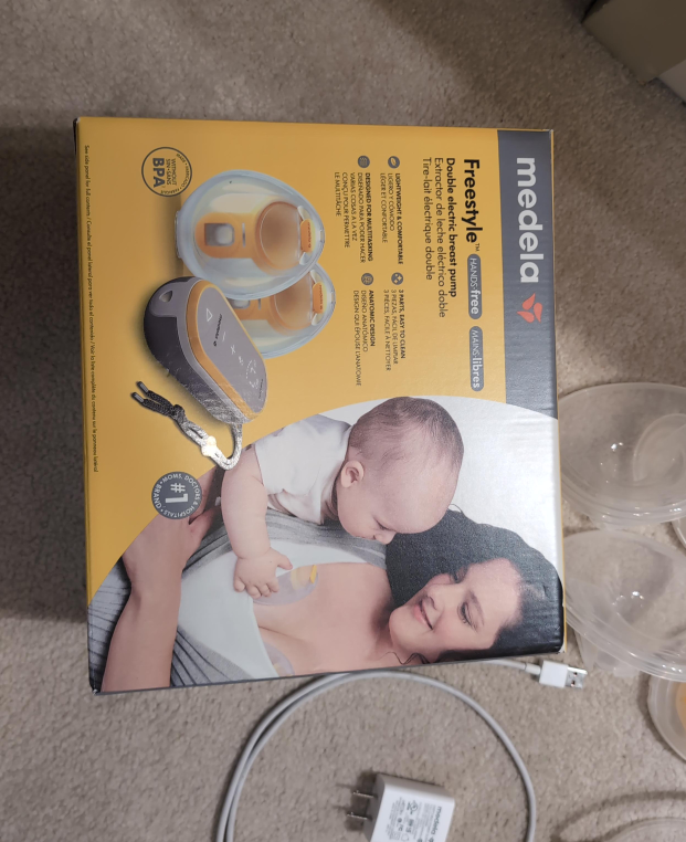 Medela Freestyle Hands-free Double Electric Breast Pump thumbnail