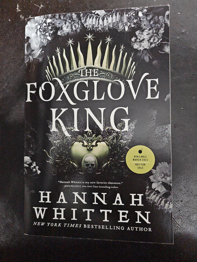 The Foxglove King by Hannah Whitten thumbnail