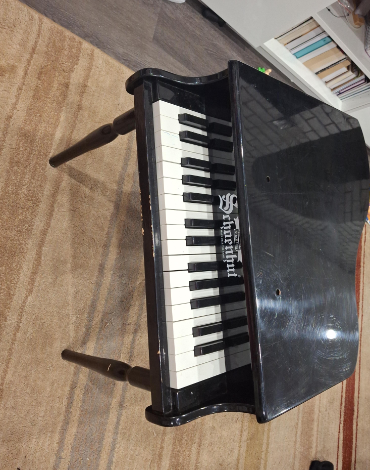 Schoenhut Toy Piano thumbnail