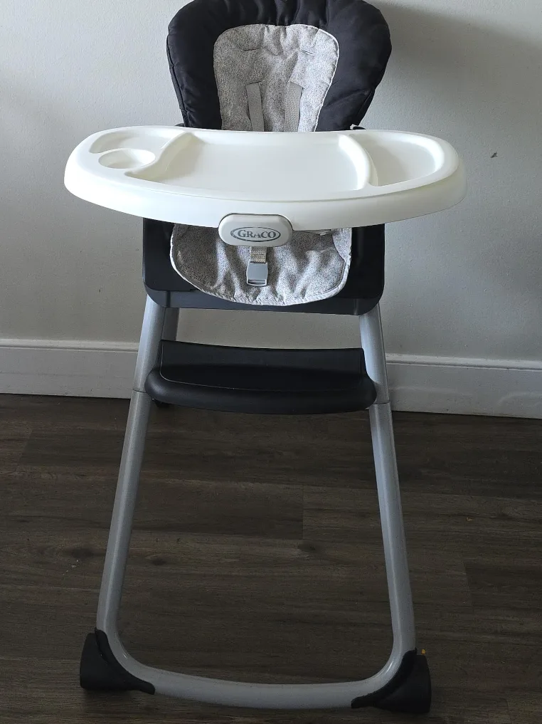 Graco High Chair with extra tray