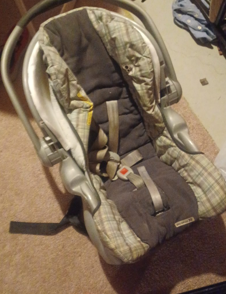 Graco SnugRide 35 Infant Car Seat thumbnail