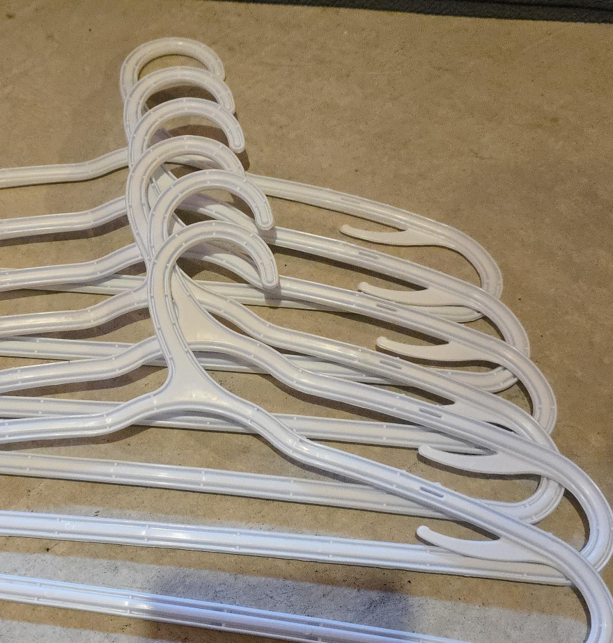 kid White Plastic Clothes Hangers (Set of 10) thumbnail