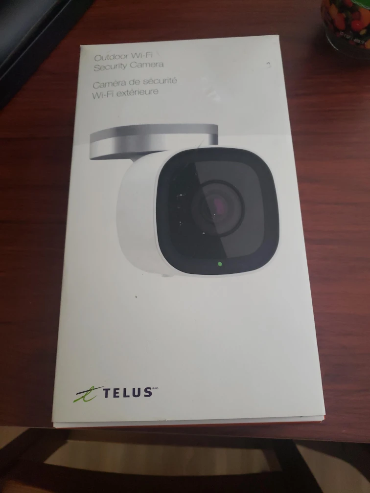 Telus Outdoor Wi-Fi Security Camera - New in Box thumbnail
