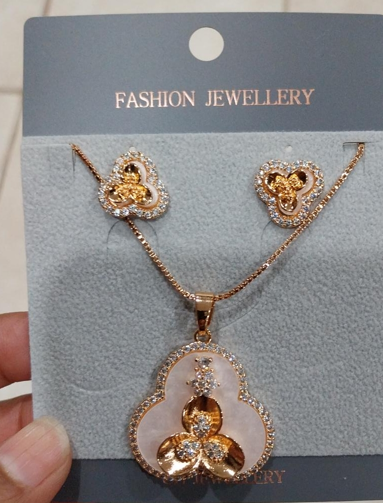 Fashion Jewellery Necklace & Earring Set