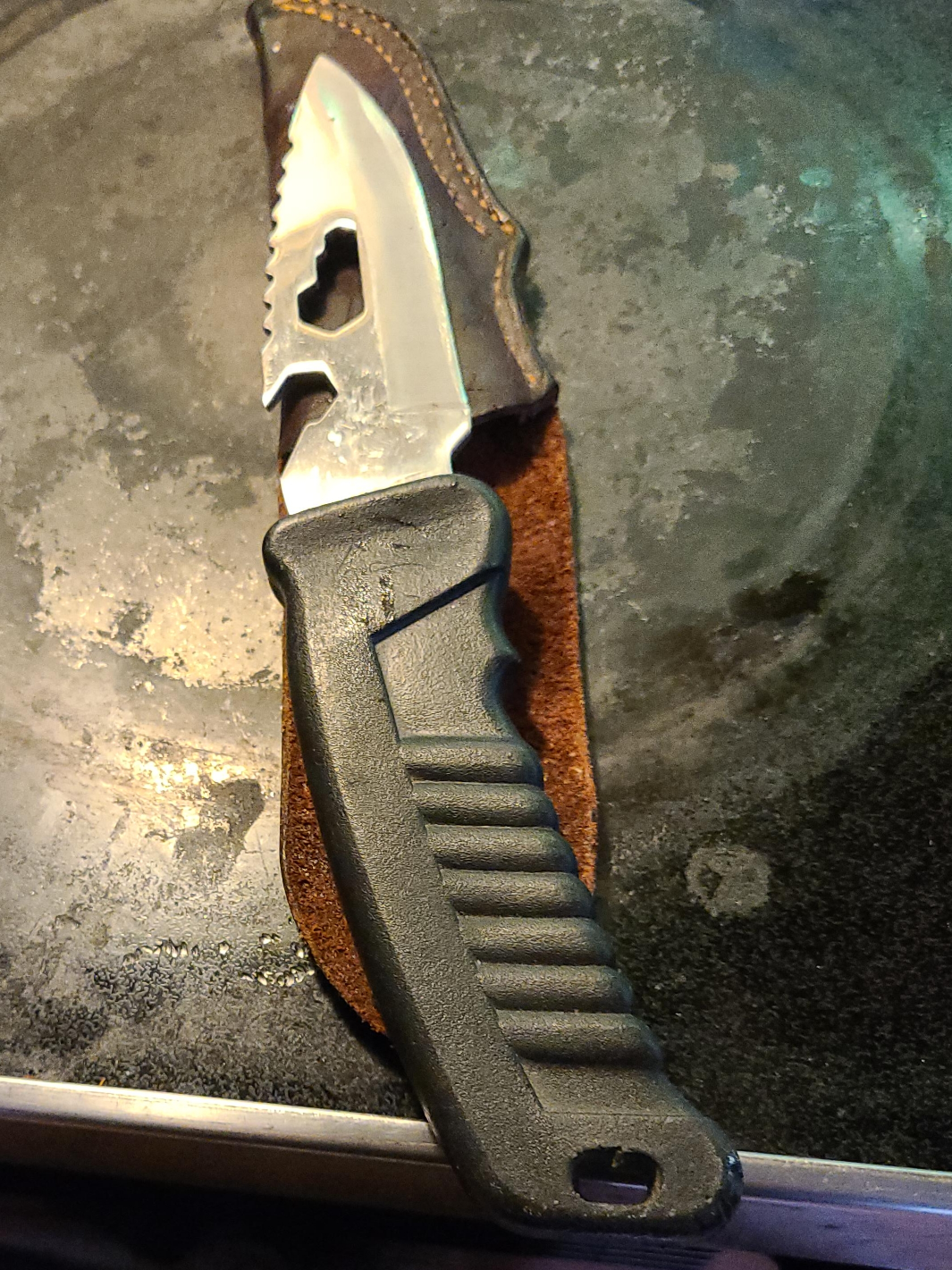 Hunting Knife with Sheath thumbnail