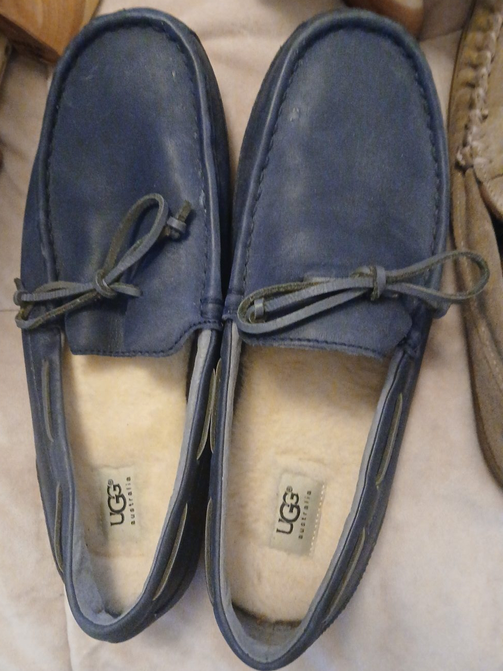 UGG Australia Men's Ascot Leather Slipper - Blue thumbnail