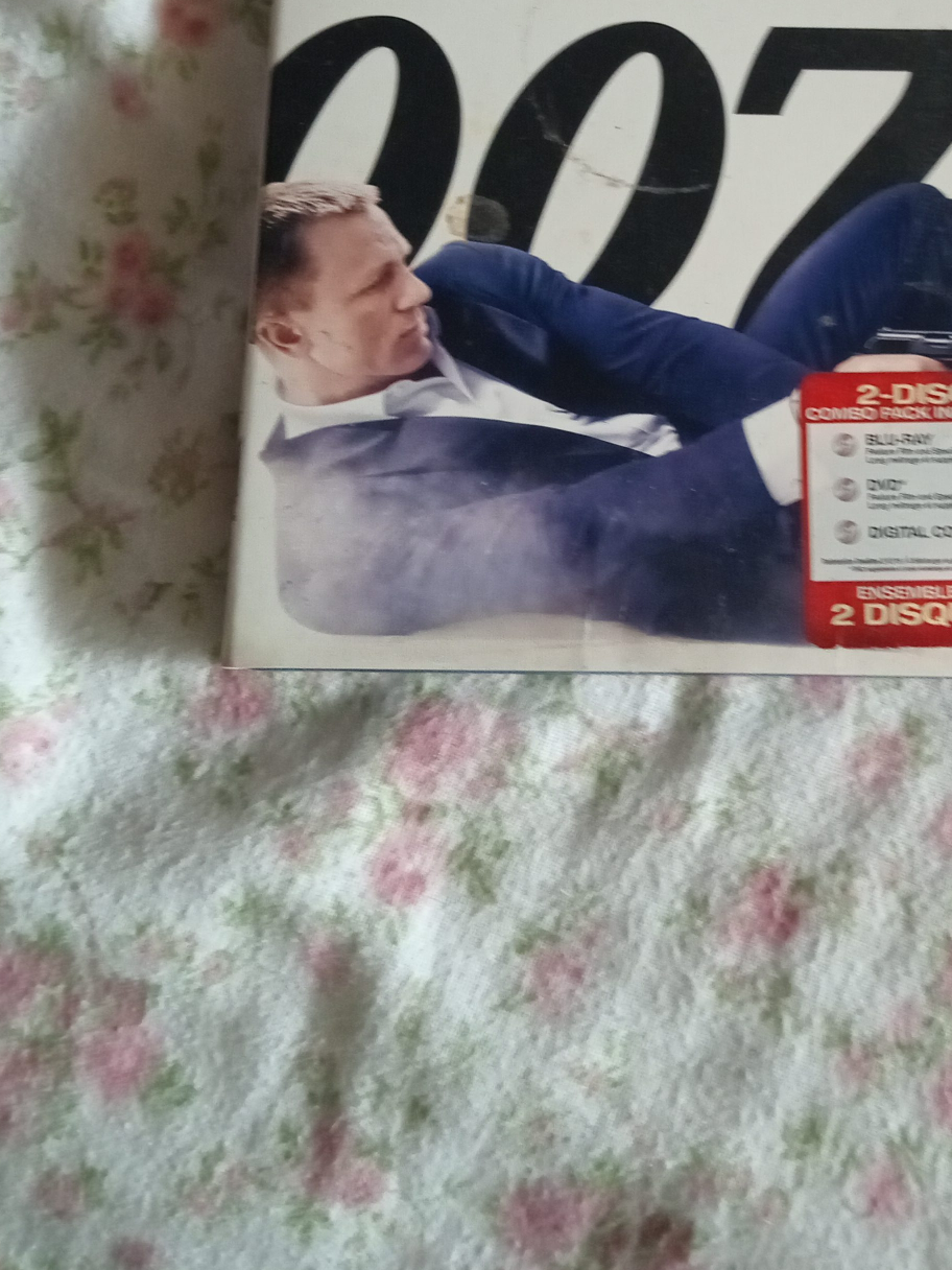 007 2-Disc Combo Pack thumbnail