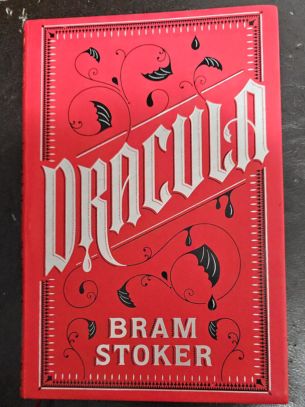 Dracula by Bram Stoker thumbnail