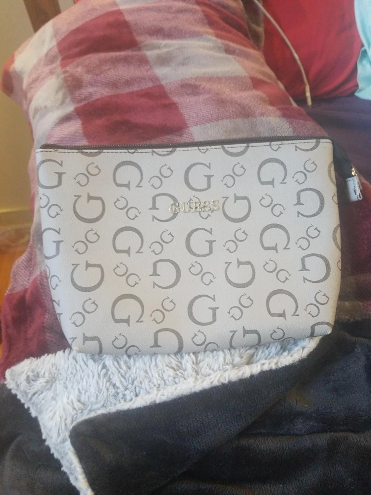 Guess Pouch thumbnail
