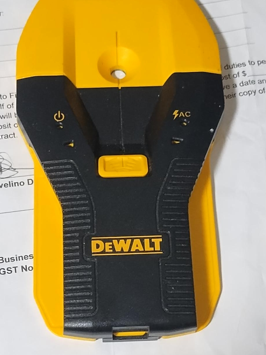 DeWalt Stud Finder - Yellow & Black thumbnail