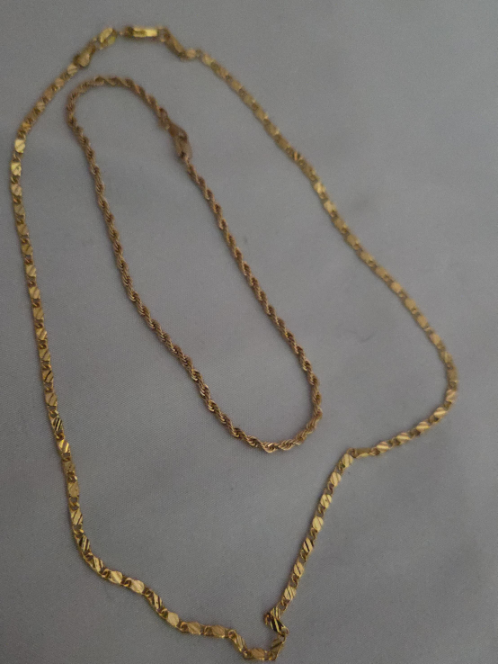Gold Chain Necklace thumbnail
