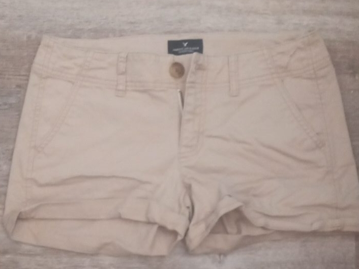 American Eagle Khaki Shorts thumbnail