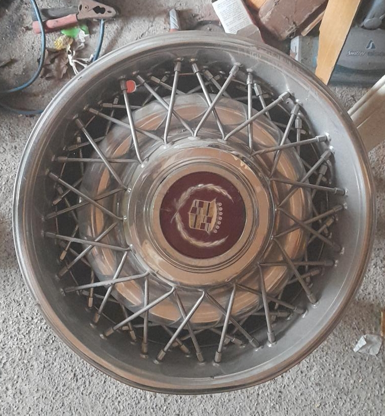 Cadillac Wire Wheel Cover