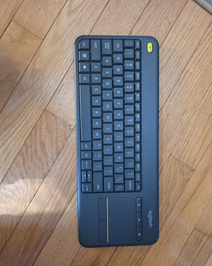 Logitech K400 Plus Wireless Touch Keyboard thumbnail