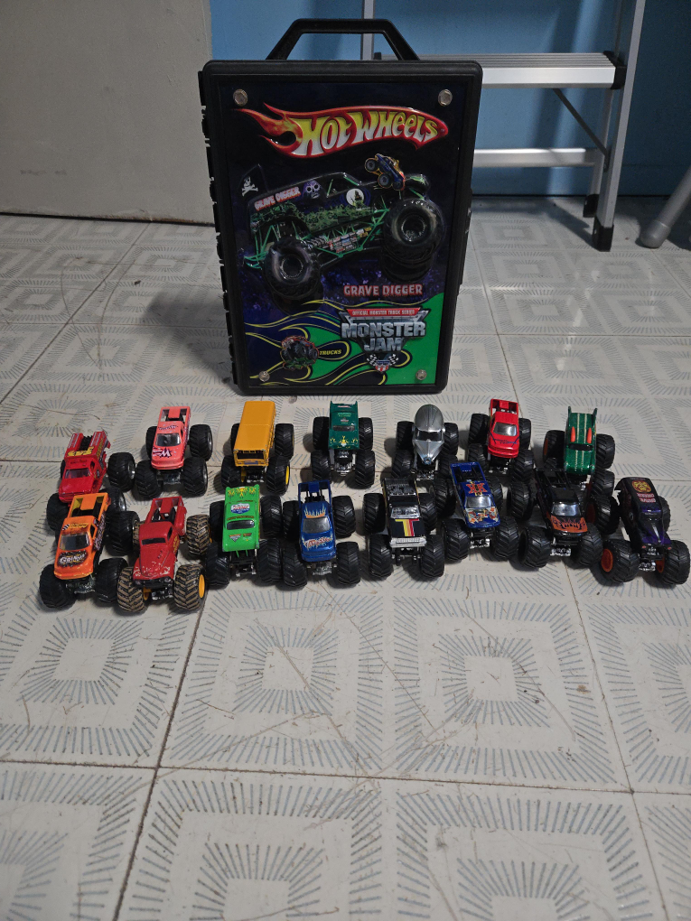 Hot Wheels Monster Jam Trucks with Case thumbnail