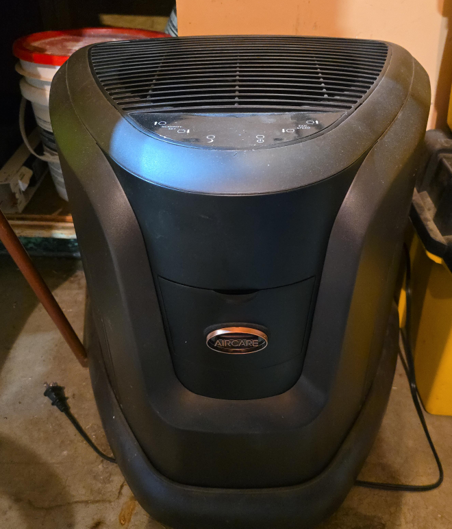 Essick AirCare Evaporative Humidifier DD112132 thumbnail