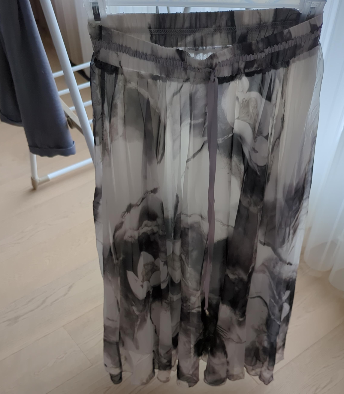 Floral Skirt - Size M thumbnail