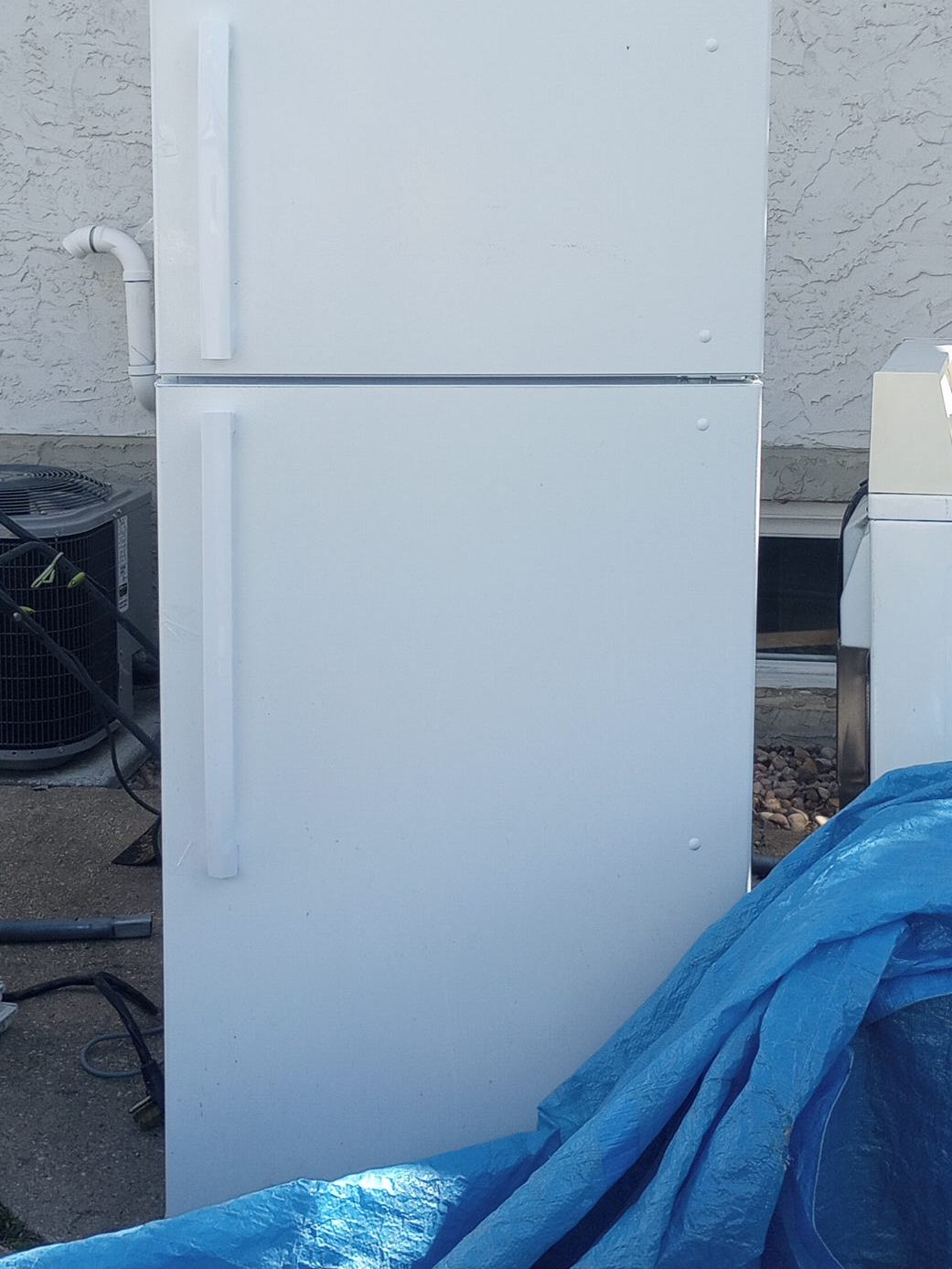 White Top Freezer Refrigerator