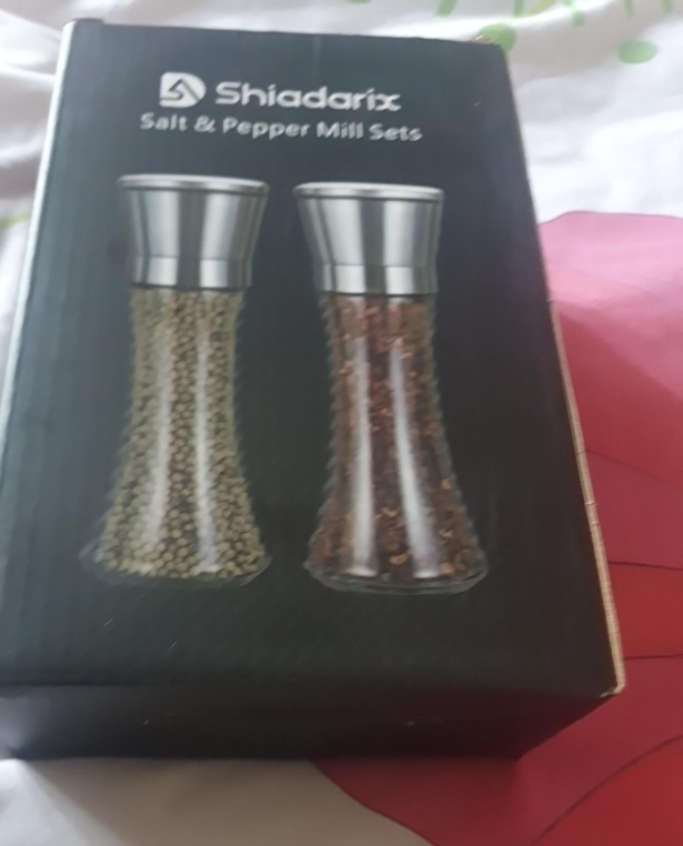 Shiadarix Salt & Pepper Mill Set - New in Box! thumbnail