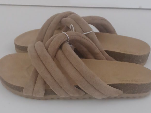 Old Navy Criss-Cross Padded Sandals - Size 4y and 2y available thumbnail
