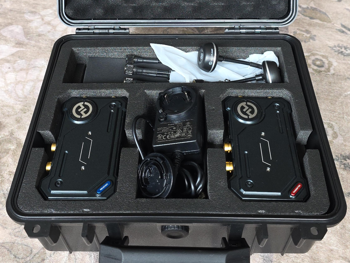 Hollyland cosmo c1 Wireless Video Transmition system thumbnail