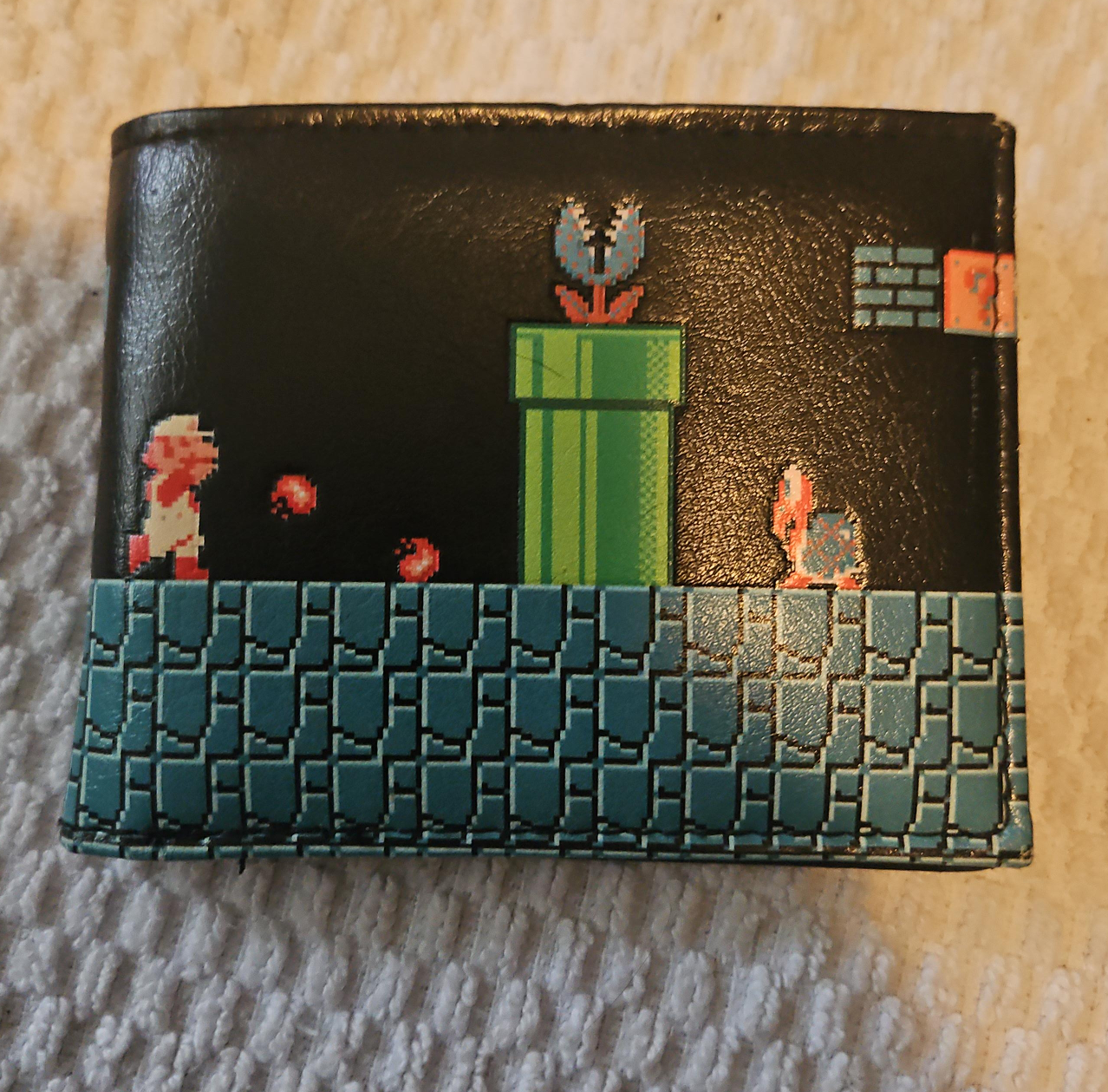 Super Mario Bros. Bi-Fold Wallet thumbnail