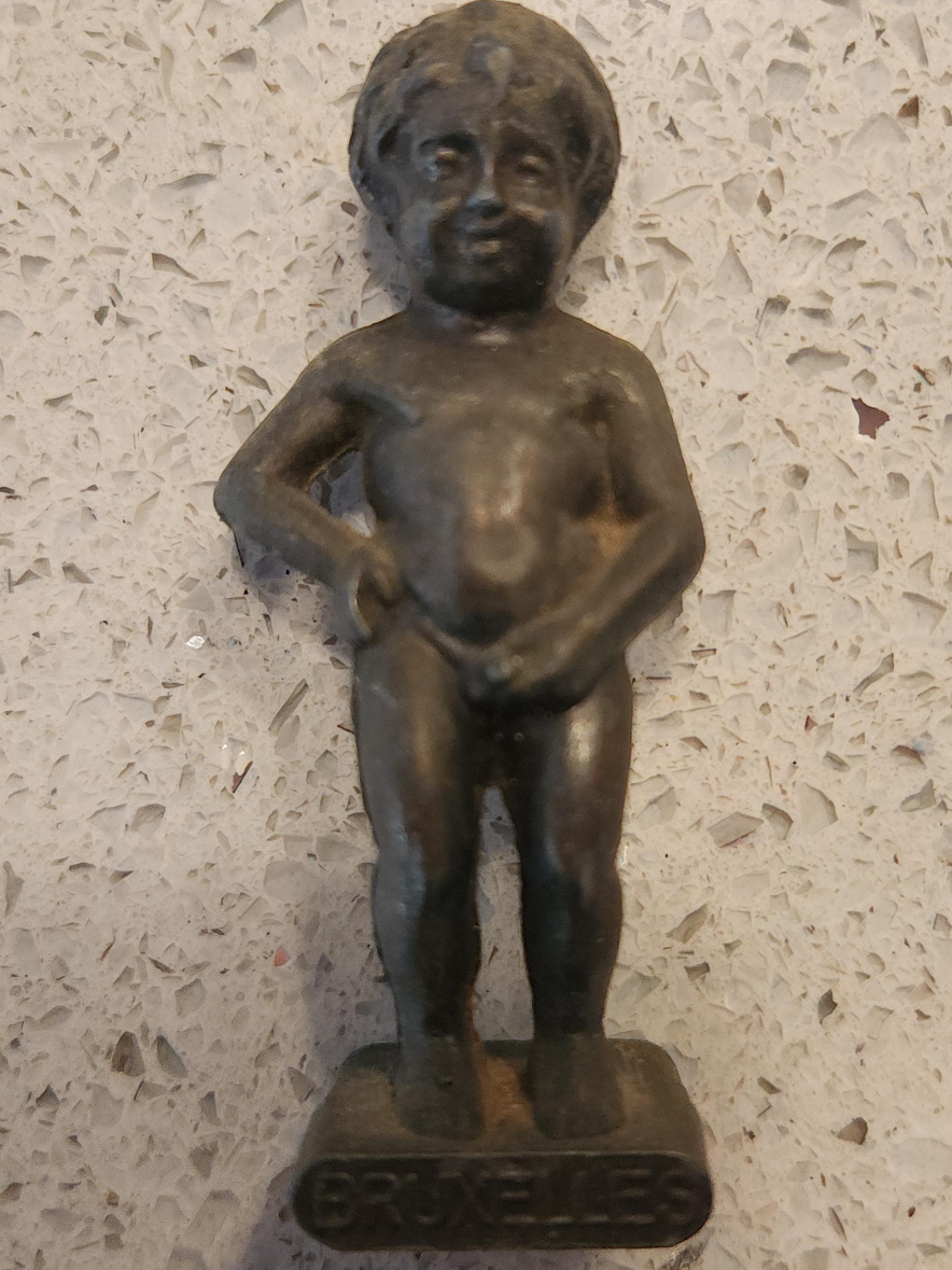 Manneken Pis Bronze Statue - Bruxelles Souvenir thumbnail