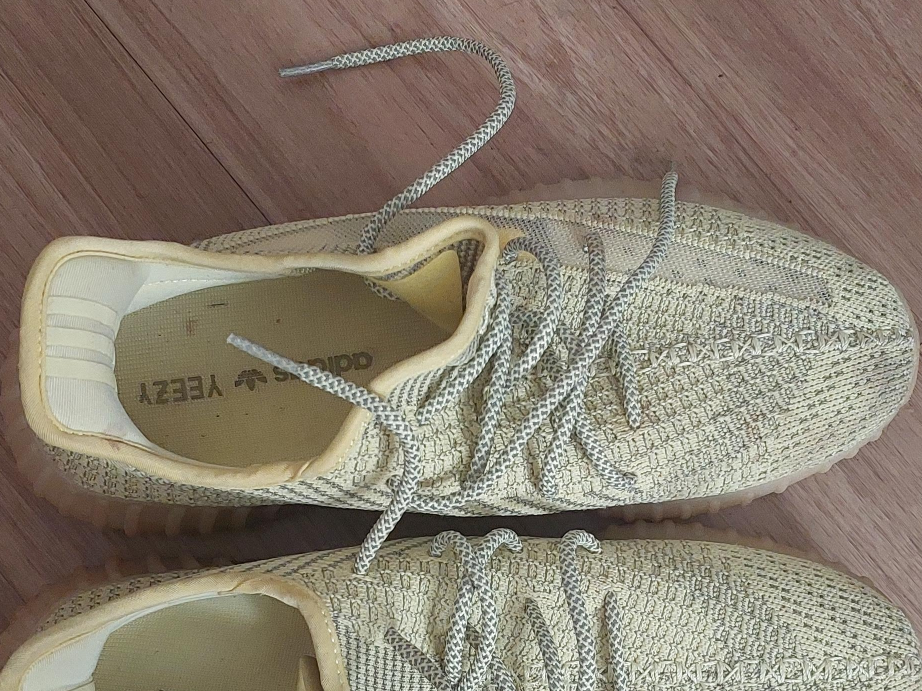 Adidas Yeezy Boost 350 V2 thumbnail
