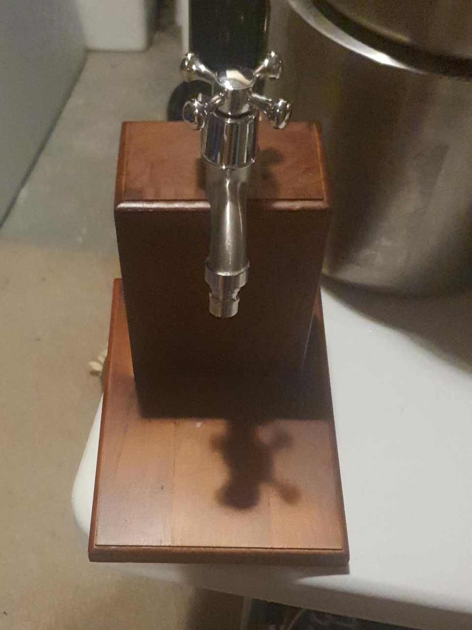 Wooden Beer Tap Dispenser thumbnail