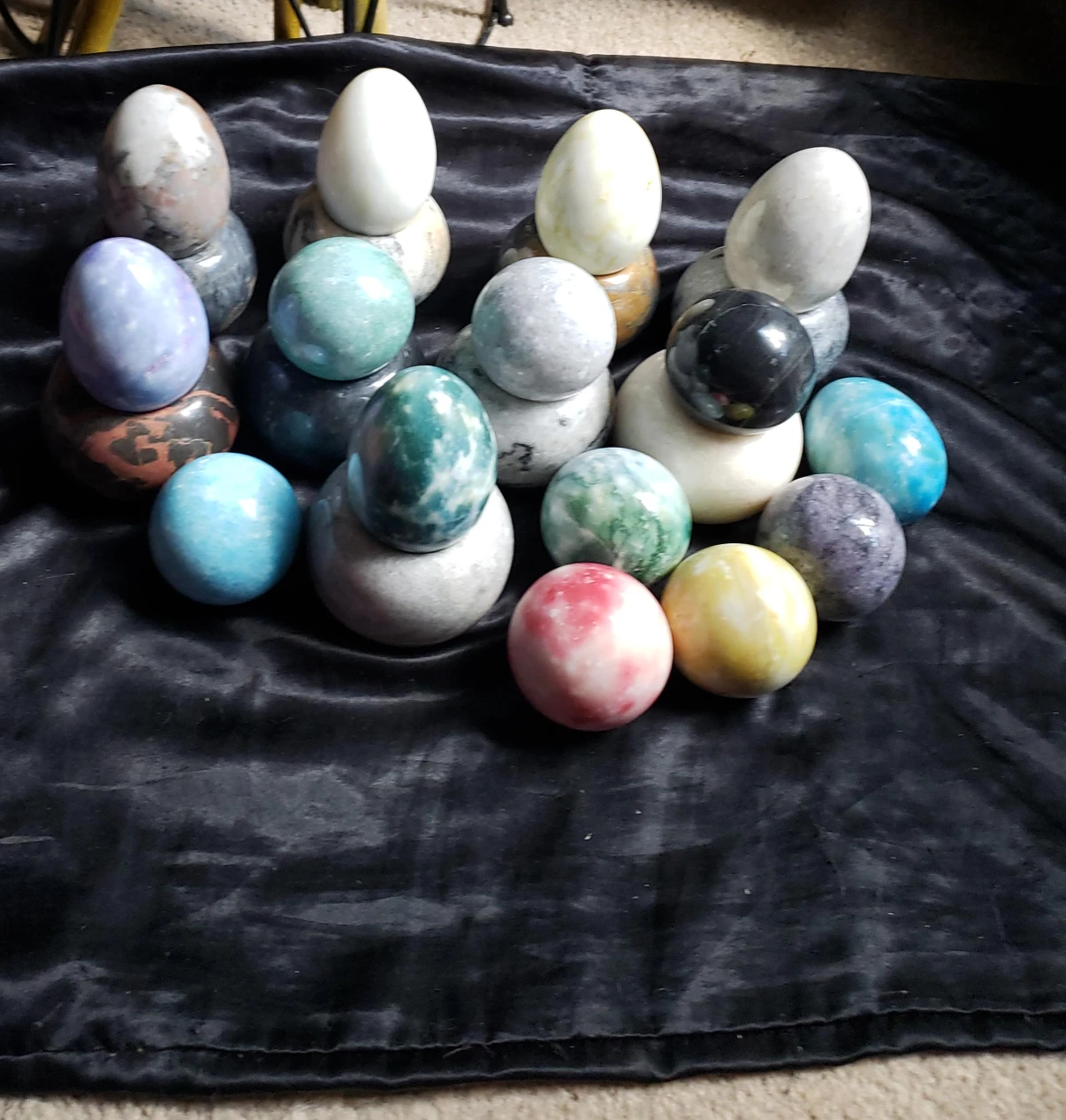 Decorative Stone Eggs and Spheres thumbnail