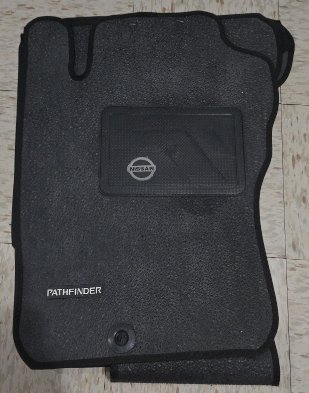 Nissan Pathfinder Floor Mats - Black thumbnail