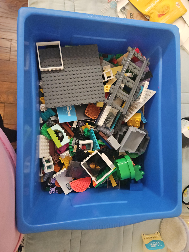 Mixed LEGO Bricks Lot thumbnail