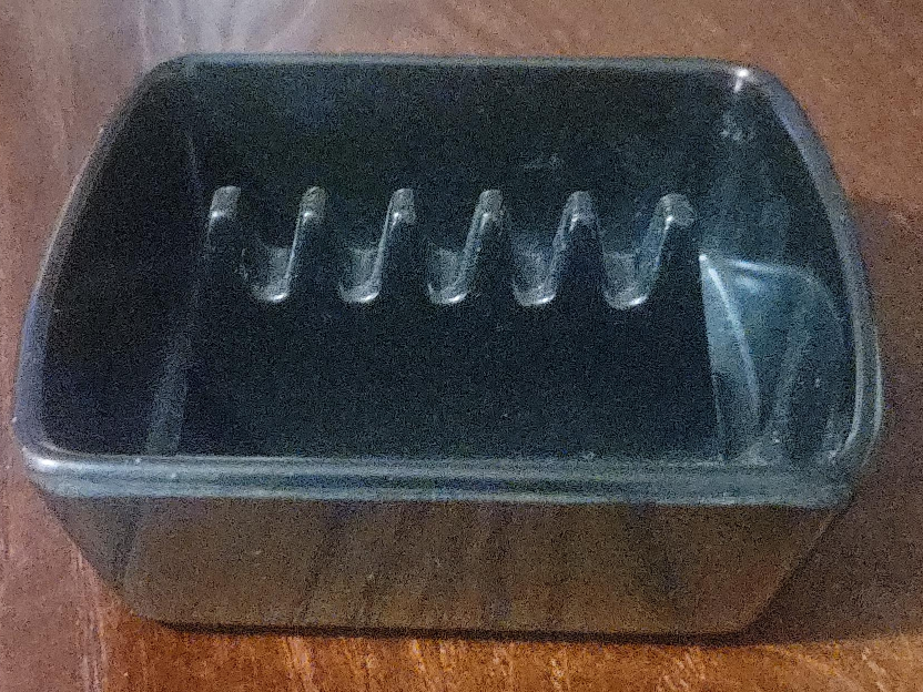 Black Plastic Ashtray image indicator(1)