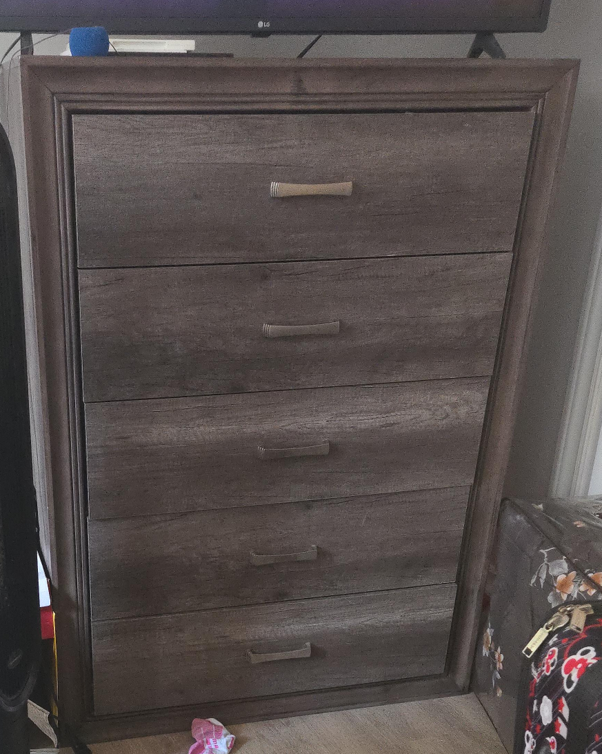 Wood 5-Drawer Dresser thumbnail