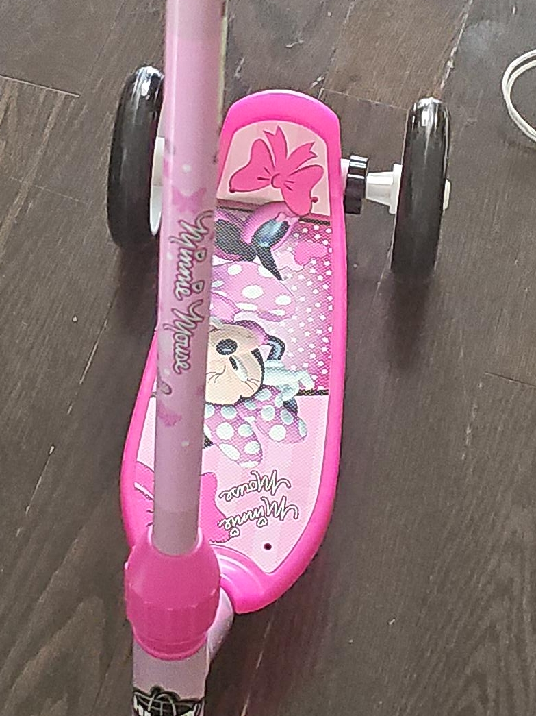 Minnie Mouse Scooter thumbnail
