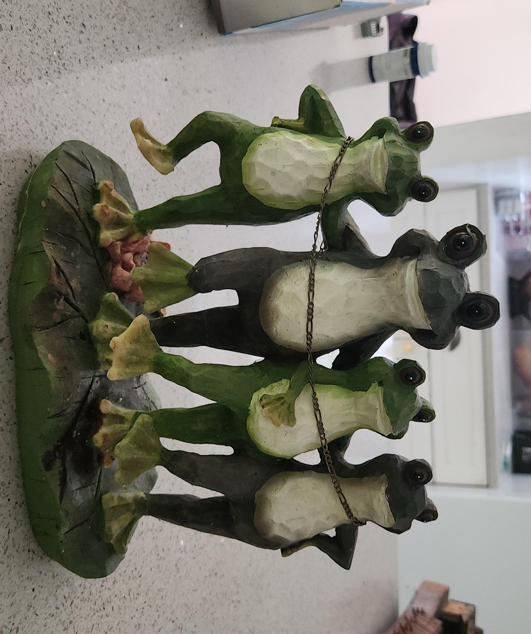 Frog Statue thumbnail