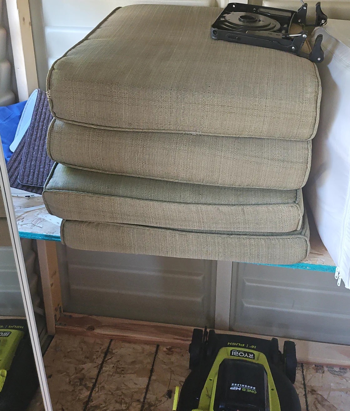 Set of 4 Green Cushions