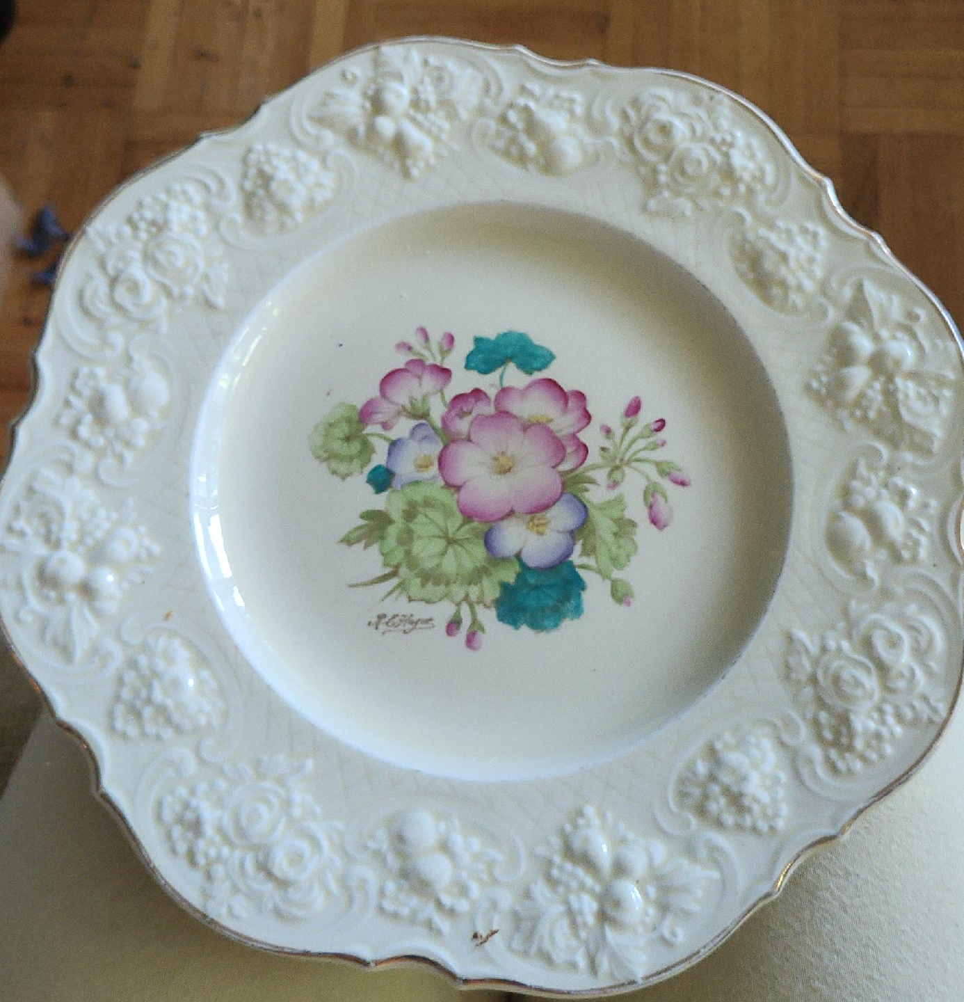 Vintage Floral Decorative Plate thumbnail