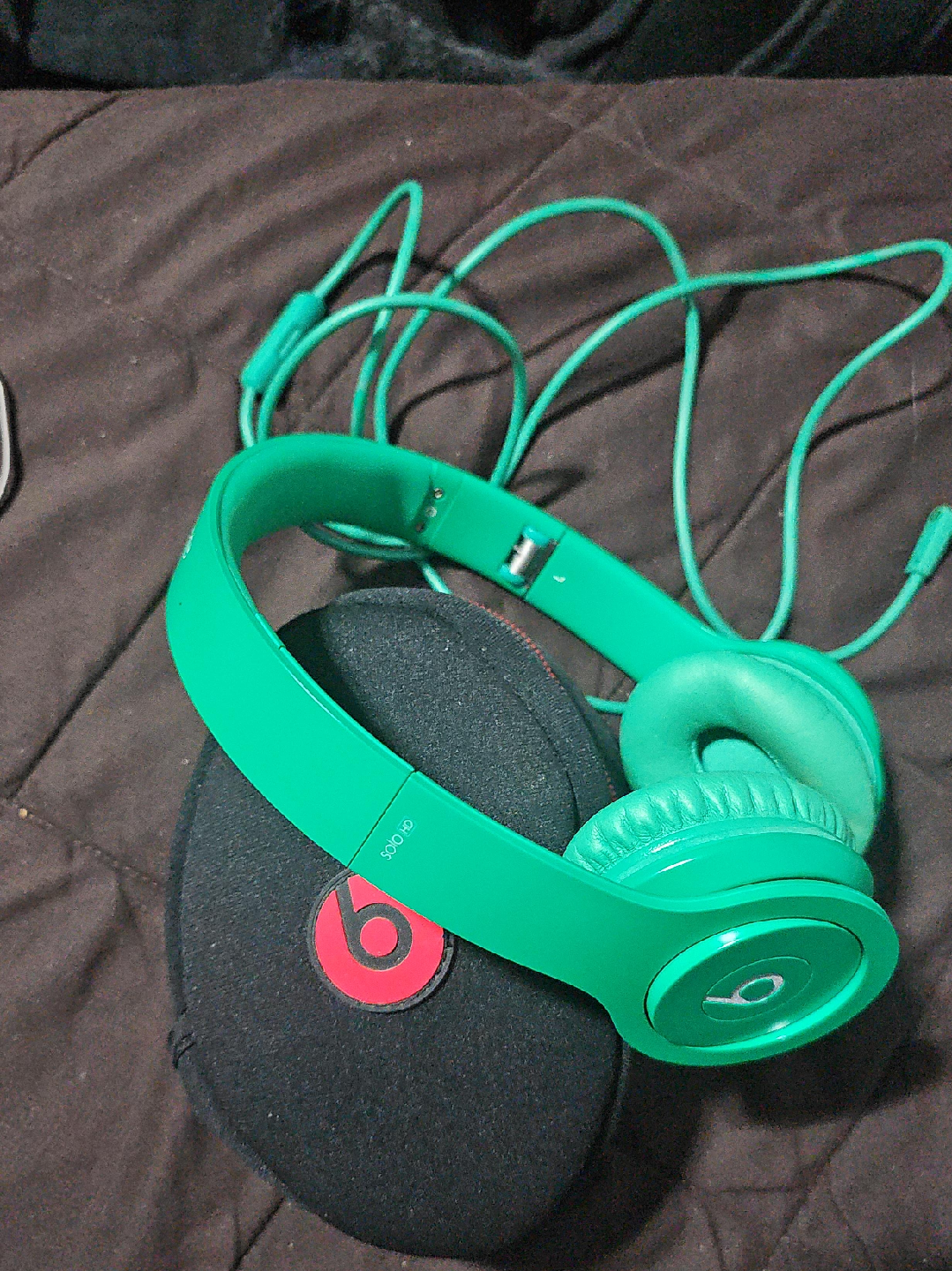 Beats by Dr. Dre Solo HD Green Headphones thumbnail