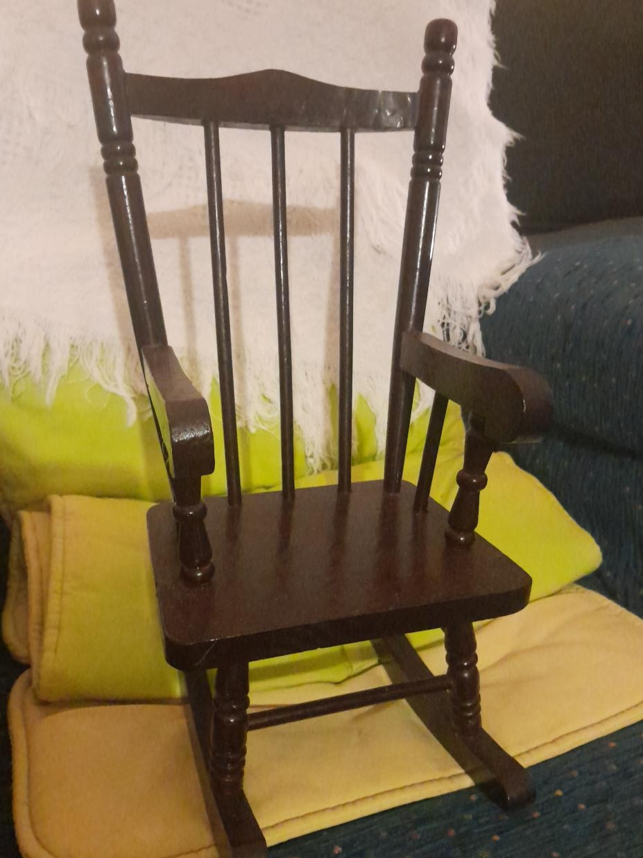 Dark Brown Wooden Rocking Chair+🥕 thumbnail