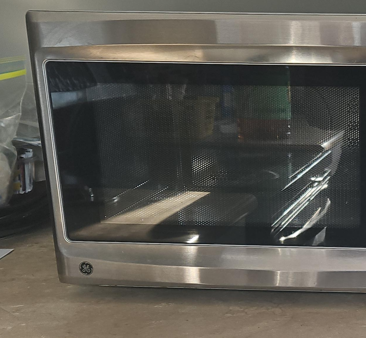 GE Microwave Oven thumbnail