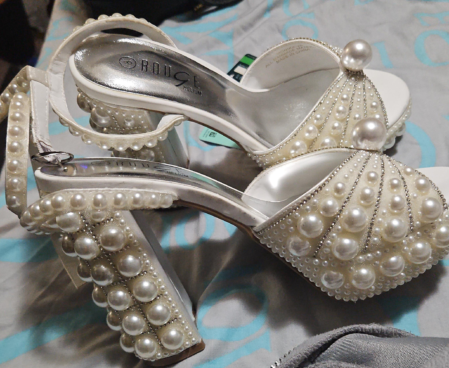 Rouge Helium White Pearl Heels