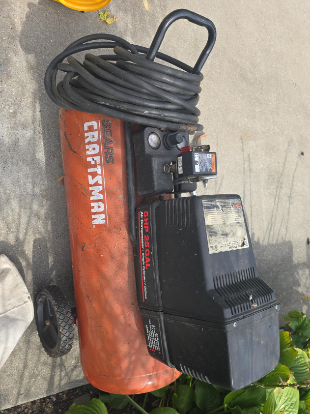 Craftsman 5HP 25 Gal Air Compressor thumbnail