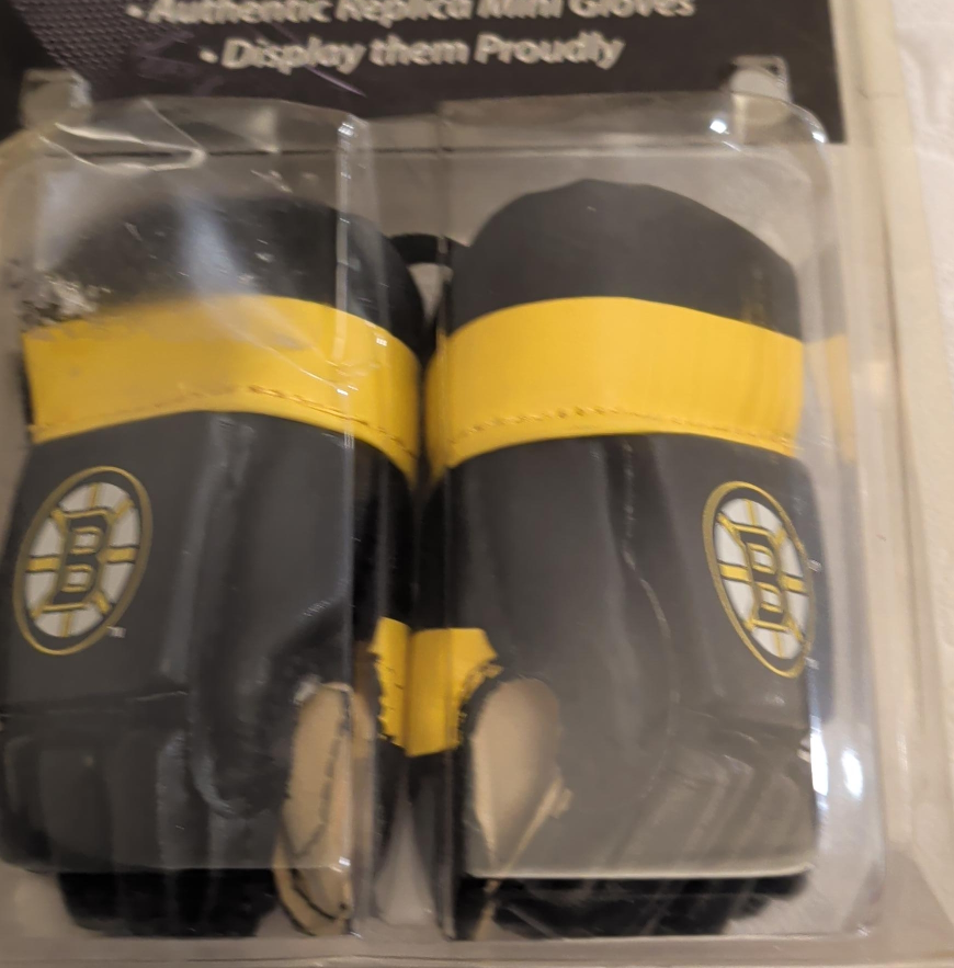 Boston Bruins NHL Mini Boxing Gloves thumbnail
