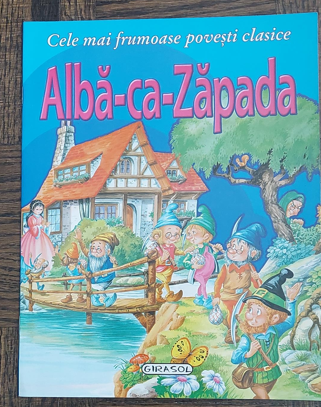 Cele mai frumoase povești clasice Alba-ca-Zapada Book