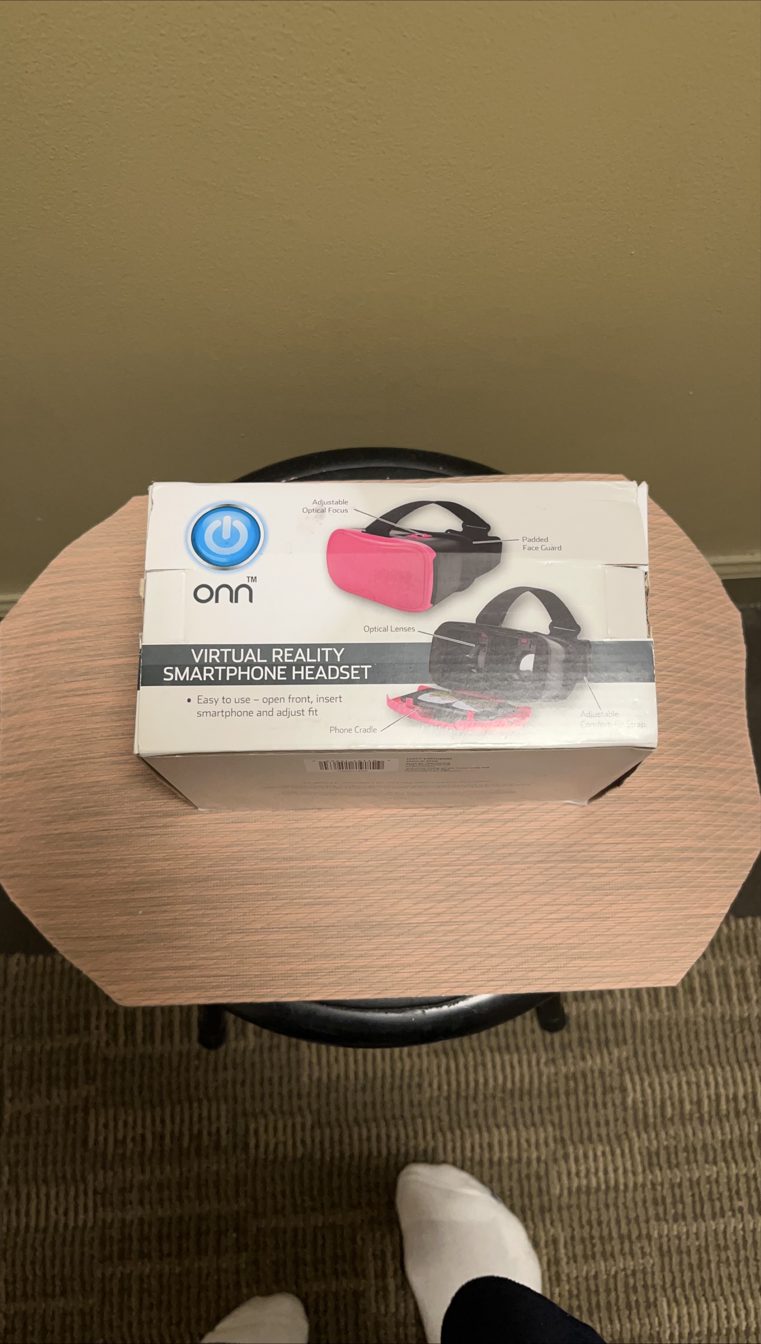 onn Virtual Reality Smartphone Headset thumbnail