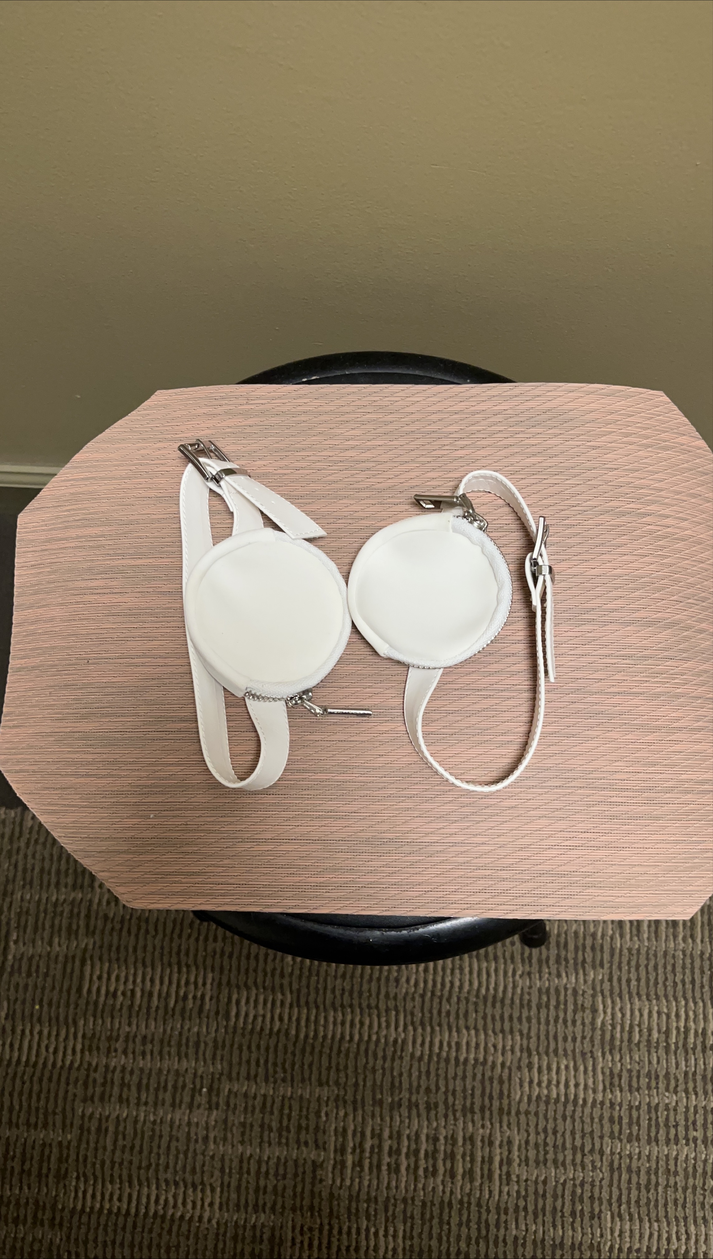 White Round ear phone holders thumbnail