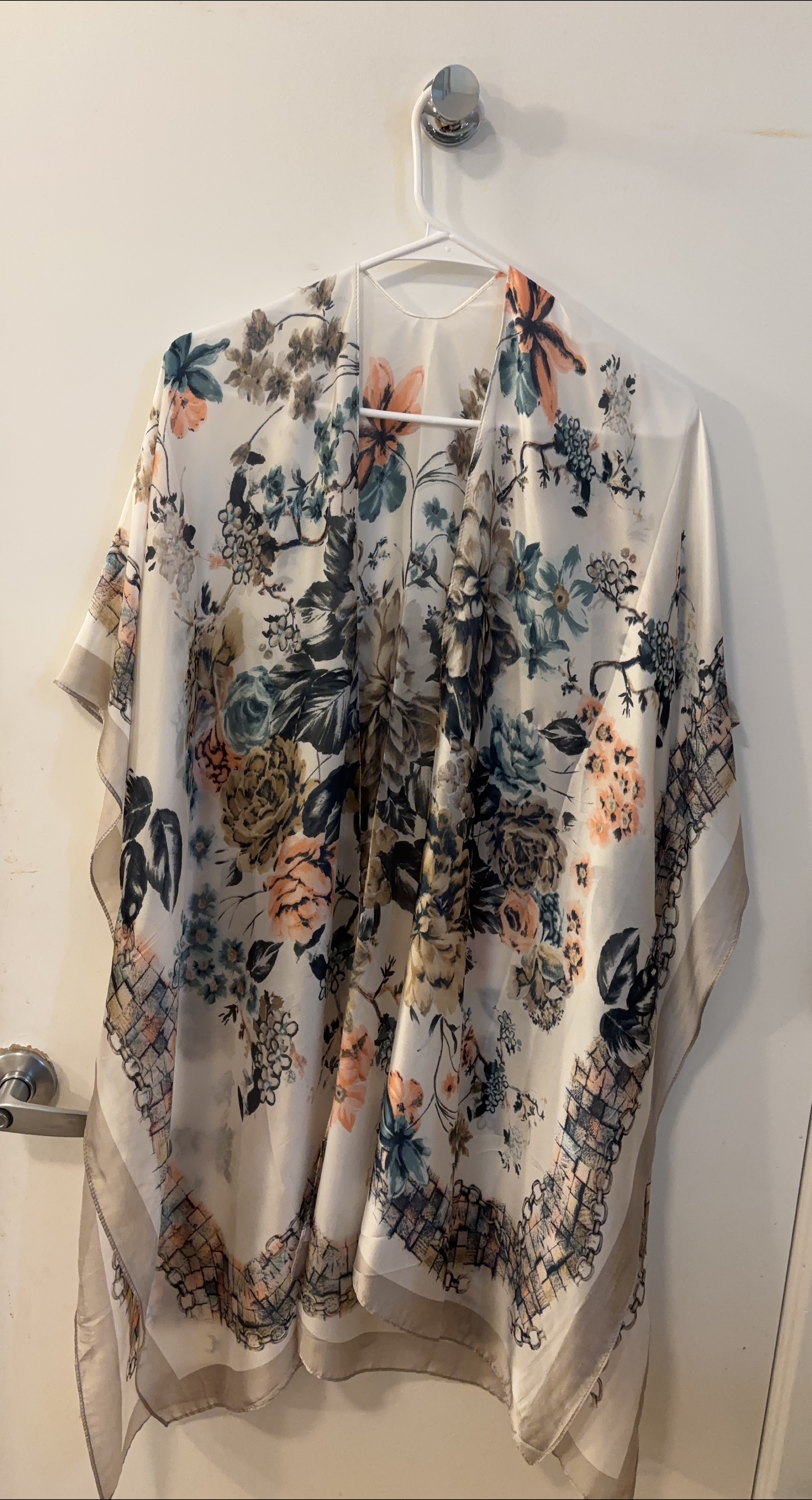 L.I.B New York Floral Kimono - One Size New With Tags thumbnail
