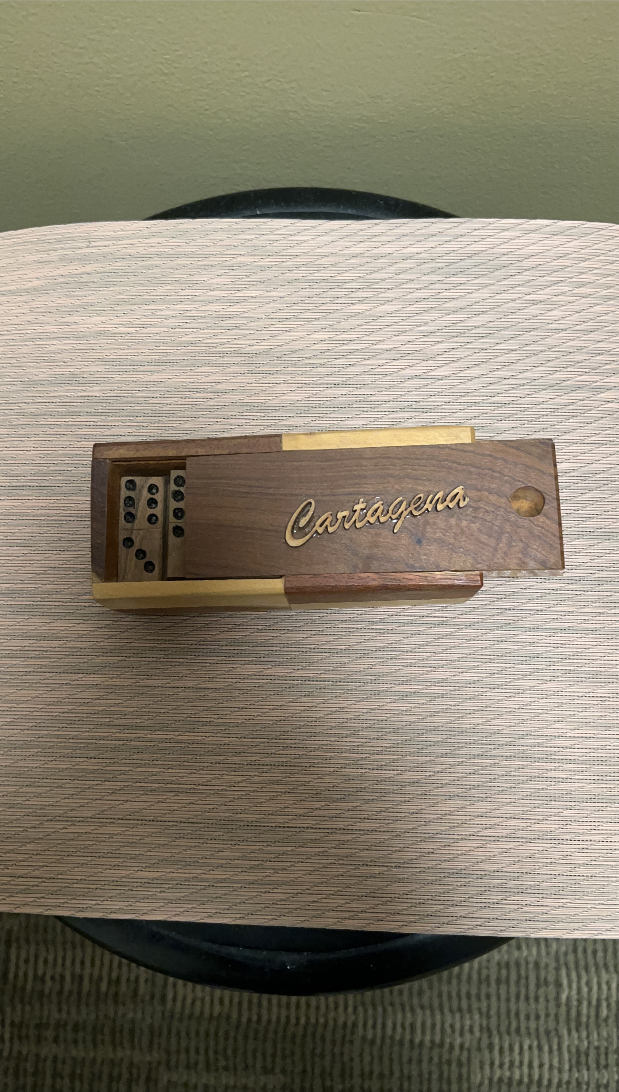 Cartagena Dominoes Set in Wooden Box thumbnail